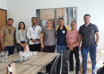 Prefeitura de Sumé discute parceria com o Programa Primeira Chance para oferta de estágios a alunos da ECIT Professor José Gonçalves de Queiroz