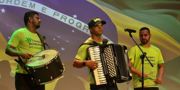 Abril Verde Cultural estreia em Campina Grande com arte, poesia e conscientização sobre saúde no trabalho