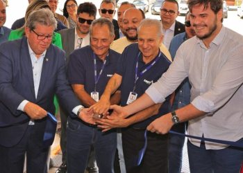 João Azevedo e Bruno Cunha Lima participam de inauguração de Centro de Distribuição da Bartofil em Campina Grande