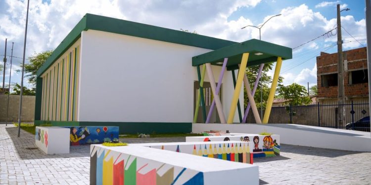CEM DIAS DE GOVERNO: Educação de Campina Grande acelera transformações e amplia ensino bilíngue, integral e infraestrutura das escolas