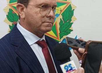 Prefeito Manezinho anuncia reajuste salarial de 10% aos servidores do quadro efetivo do município