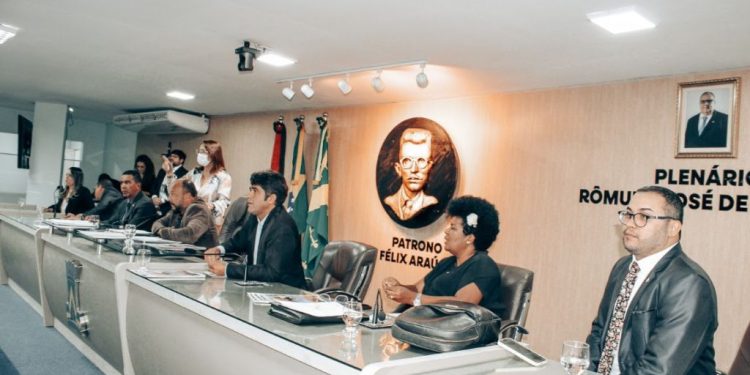 Projetos de Lei de autoria do Executivo foram aprovados por maioria