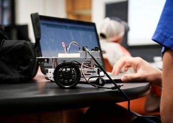 Escola Estadual da Paraíba é a única da rede pública a representar o Brasil em competição internacional de robótica nos EUA