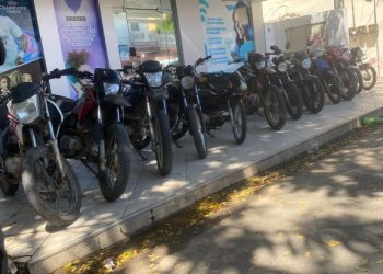 Operação Sinais: polícia recupera 20 veículos roubados e apreende armas na região de Queimadas