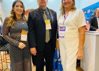 Prefeita Ana Paula e vice-prefeito Cajó Menezes participam da 26°Marcha a Brasília em Defesa dos Municípios
