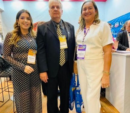 Prefeita Ana Paula e vice-prefeito Cajó Menezes participam da 26°Marcha a Brasília em Defesa dos Municípios