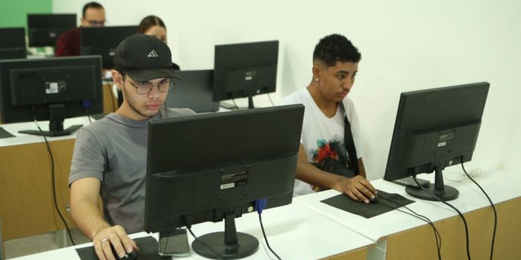 Cursos da Secti superam expectativas e estudantes destacam resultados no desempenho profissional