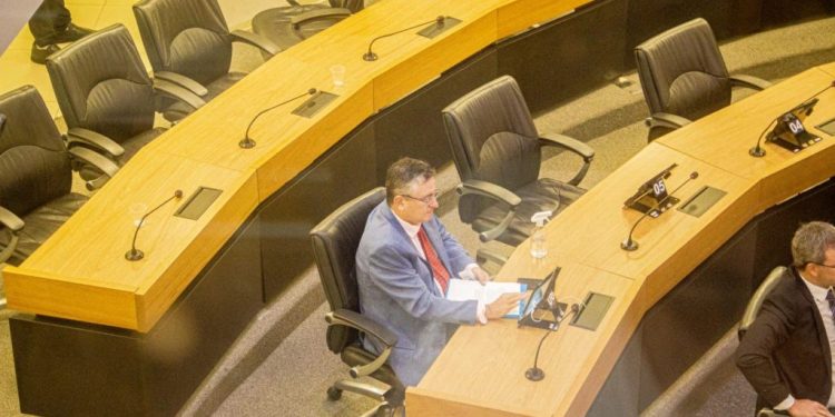 Dr. Romualdo quebra o silêncio e critica cenário político da Paraíba: “O povo ainda espera o convite para a própria festa”