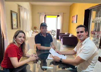 Prefeito Manezinho recebe o vice-governador Lucas Ribeiro e solicita pleitos para o município de Sumé
