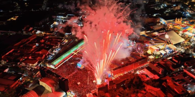 O Maior São João do Mundo: noite de abertura lota Parque do Povo, anunciando mais uma edição histórica da festa O Maior São João do Mundo: noite de abertura lota Parque do Povo, anunciando mais uma edição histórica da festa