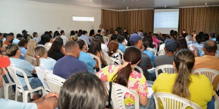 Em Monteiro: CER II em parceria com a Coordenação da Atenção Básica, realiza capacitação para profissionais de saúde. Em Monteiro: CER II em parceria com a Coordenação da Atenção Básica, realiza capacitação para profissionais de saúde.
