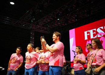 Mais de cinco mil mães lotaram o Spazzio  quarta-feira (21), para participar da tradicional Festa das Mães promovida pela Prefeitura de Campina Grande.
