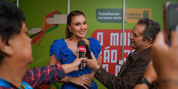 “Coração feliz”: primeira-dama Juliana Cunha Lima celebra início do Maior São João do Mundo e exalta artesanato local “Coração feliz”: primeira-dama Juliana Cunha Lima celebra início do Maior São João do Mundo e exalta artesanato local
