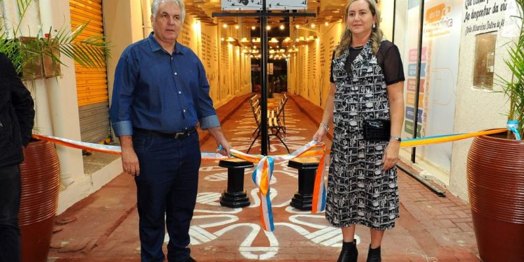 CULTURA: Prefeita de Monteiro entrega Beco da Poesia com presença maciça de público e poetas monteirenses