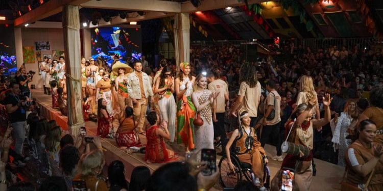Artesãos celebram emoção, visibilidade e inclusão no desfile histórico do projeto Campina Feita à Mão