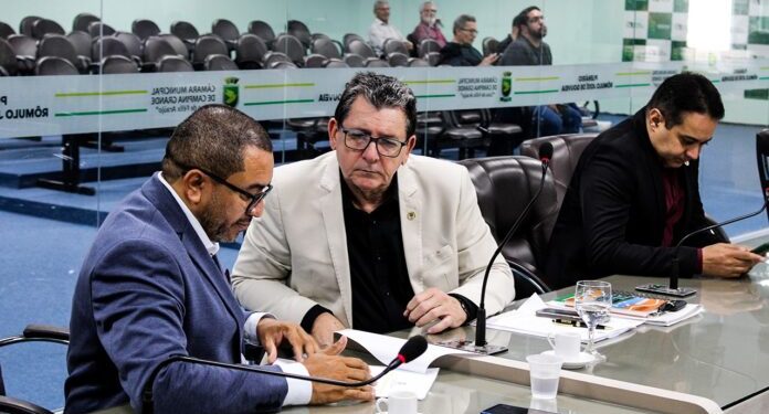 Câmara aprova REFIS 2025 e reajuste salarial para agentes públicos municipais