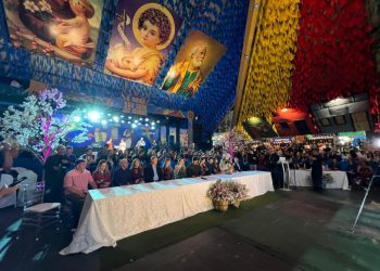 Noite de emoção e tradição: Casamento Coletivo celebra a união de 100 casais n’O Maior São João do Mundo