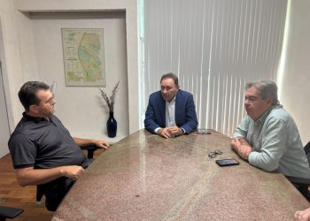 Prefeito Manezinho garante com Governo do Estado obra do açude do Formigueiro