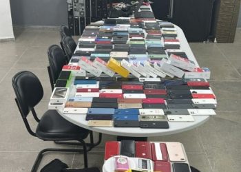 Polícia Cívil recupera 219 aparelhos celulares, cinco notebooks, um bloqueador de sinal de celular