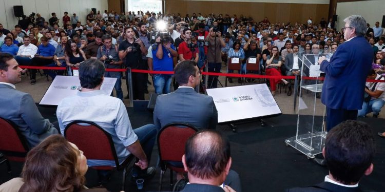 João Azevêdo autoriza pagamento de R$ 168,4 milhões de emendas parlamentares que beneficiam 204 municípios