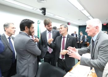 Em Brasília, Bruno participa de reunião da comissão da Câmara que discute a PEC dos Municípios