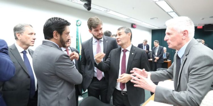 Em Brasília, Bruno participa de reunião da comissão da Câmara que discute a PEC dos Municípios
