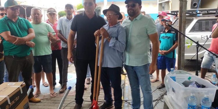 Ação Integrada da Prefeitura de Sumé homenageia agricultores pelo seu dia