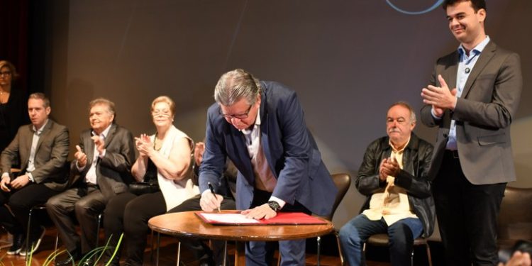 João Azevêdo assina convênios para ampliar assistência em saúde em Campina Grande e região