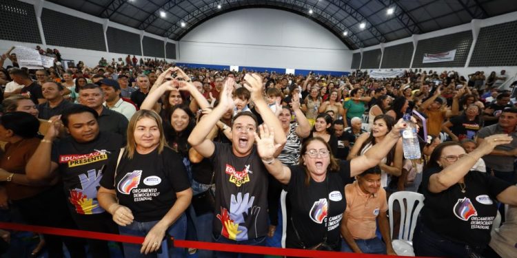 Em Pombal, João Azevêdo participa da oitava plenária do Orçamento Democrático 2025 e entrega benefícios superiores a R$ 20 milhões