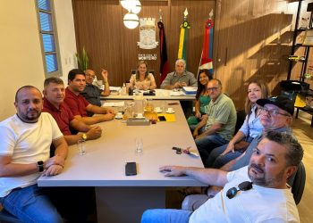 Prefeita Ana Paula e Vice Cajó recebem vereadores para apresentar e discutir metas administrativas para o 2º semestre