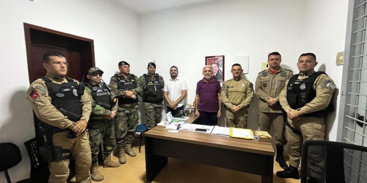 POLÍCIA MILITAR PARTICIPA DE REUNIÃO DE ALINHAMENTO PARA SEGURANÇA DO FESTIVAL DA GALINHA, EM PATOS.