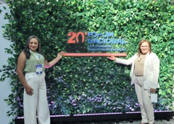 Secretária de Educação de Monteiro participa do 20º Fórum Nacional dos Dirigentes Municipais de Educação