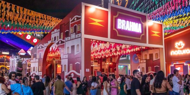 Bar Brahma é o ponto alto no Maior São João do Mundo