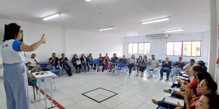 Prefeitura de Campina Grande leva linguagem de sinais aos profissionais da rede de saúde