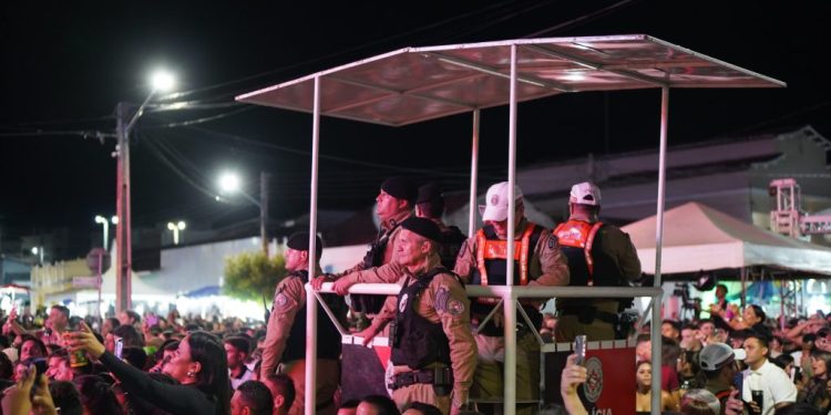 POLÍCIA MILITAR FINALIZA COM TRANQUILIDADE ATUAÇÃO NOS FESTEJOS DE SANTA TEREZINHA E VISTA SERRANA.