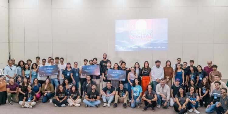 Governo destina fomento de R$ 75 mil para equipes vencedoras do Hackathon durante encerramento da Expotec 2025
