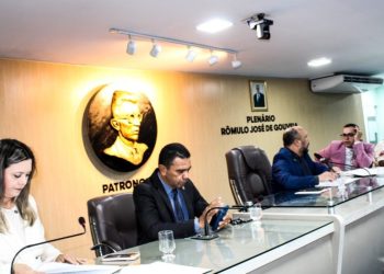 Câmara realiza mais uma sessão ordinária e convoca população para Sessão Itinerante