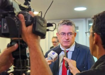 Projeto de Lei: Dr. Romualdo propõe controle de cães errantes para proteger produtores rurais da Paraíba