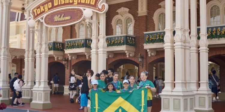 Estudantes da Rede Municipal de Campina Grande conhecem a Tokyo Disneyland