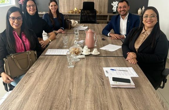 Reunião discute cooperação interinstitucional entre Prefeitura, MP, OAB e Judiciário