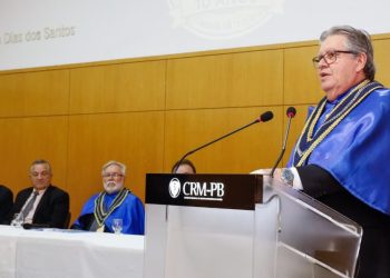João Azevêdo é empossado na Academia Paraibana de Engenharia e destaca importância da profissão em sua trajetória no serviço público
