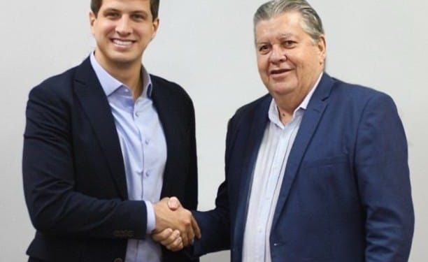 João Azevêdo recebe visita de João Campos e tratam de fortalecimento do PSB e experiências de gestão