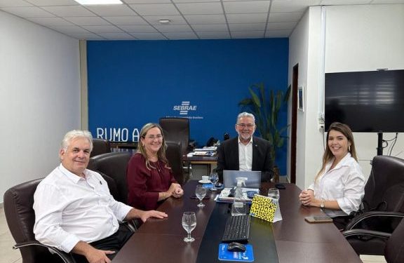 Prefeita Ana Paula, vice Cajó e ex-prefeita Lorena cumprem agenda na capital em busca de benefícios e parcerias para Monteiro