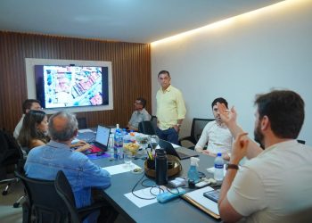 Prefeito se reúne com equipe técnica para alinhar início das obras do VLT em Campina Grande