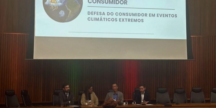 Procon-CG participa de congresso sobre defesa do consumidor em eventos climáticos extremos