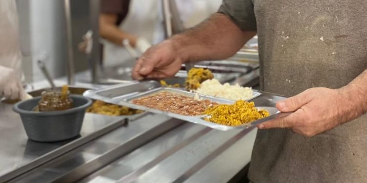 PRATO DO POVO: Prefeitura de Campina Grande celebra dois anos do Restaurante Popular no Distrito dos Mecânicos PRATO DO POVO: Prefeitura de Campina Grande celebra dois anos do Restaurante Popular no Distrito dos Mecânicos
