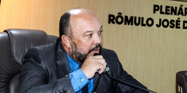 Parlamentares alertam para denúncia de exploração infantil e debatem políticas de atenção à saúde mental para policiais
