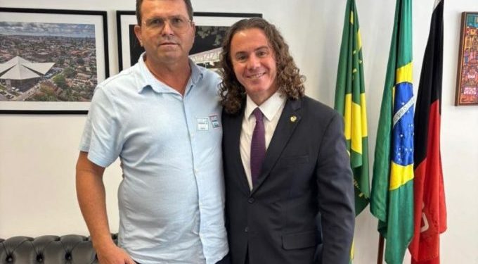 Prefeito Manezinho Lourenço garante novos investimentos para Sumé após encontro com o senador Veneziano Vital