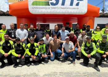 Bruno e Romero reforçam parceria em entrega de equipamentos e motos para a STTP