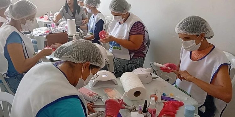 Em Sumé, capacitação gratuita forma novas profissionais no setor da beleza